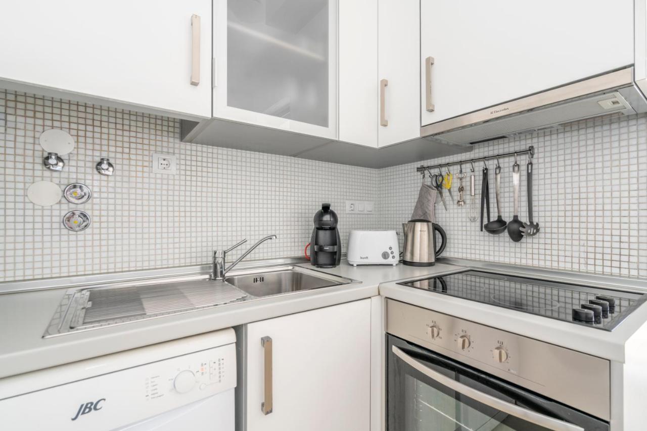 Bright & Spacious 2 Bed Flat 2 Bath W Garage In Marina Apartment Lagos